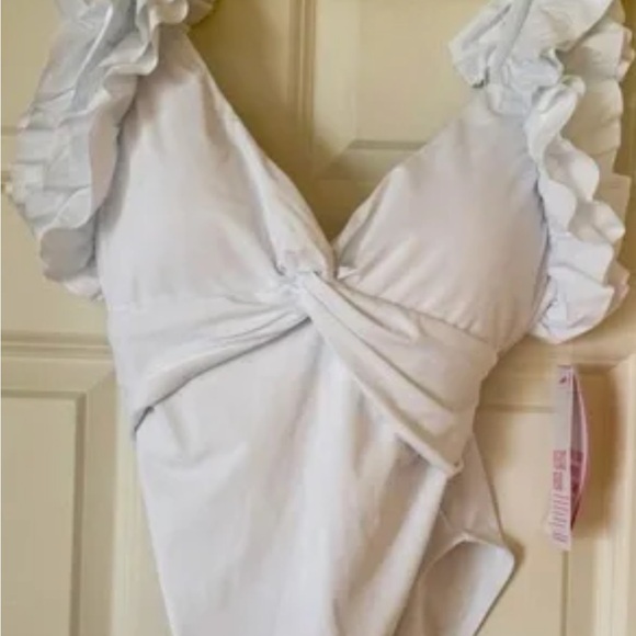 Lilly Pulitzer white Stevie Kate swim suit. NWT! - Picture 3 of 3
